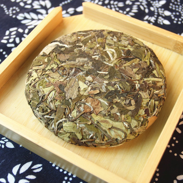 Fuding white tea white peony tea cake two taels 300g six catties sun-dried tea cake Fujian floral tea